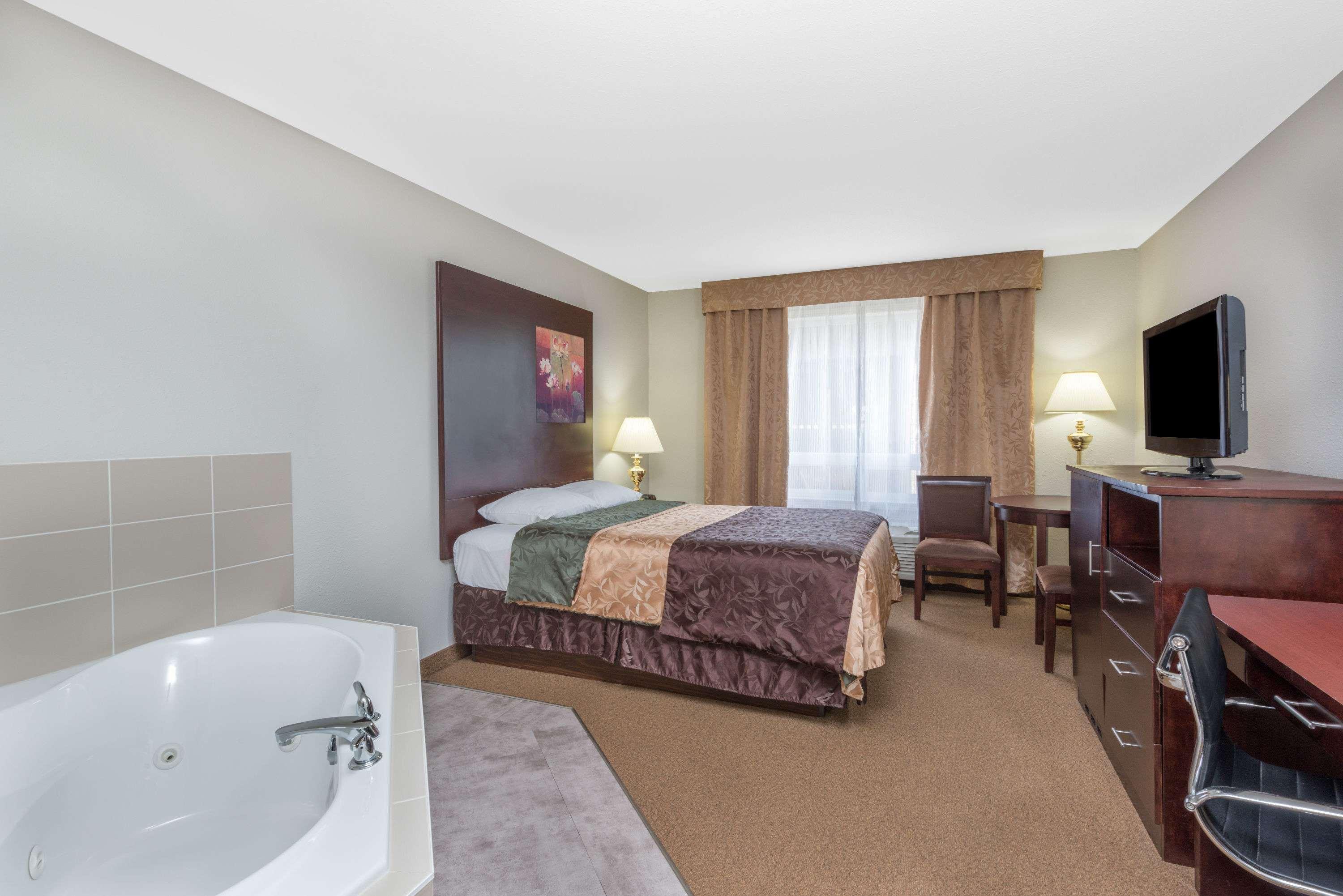 Super 8 By Wyndham Innisfail Exteriér fotografie