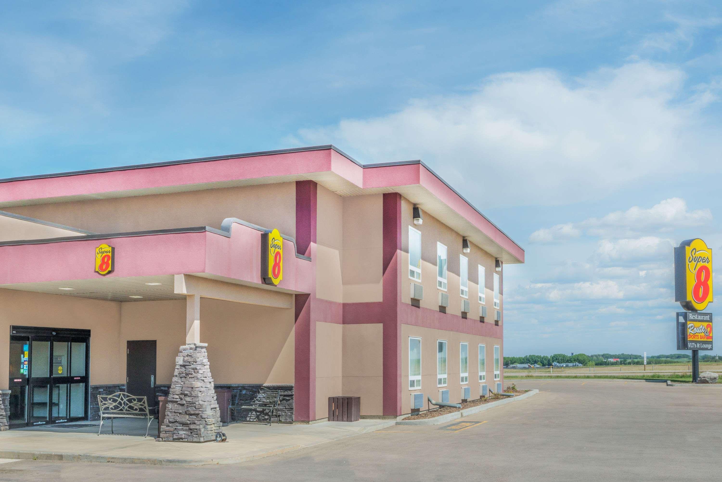 Super 8 By Wyndham Innisfail Exteriér fotografie